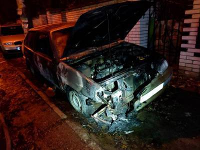В Запорожье спасатели потушили загоревшийся автомобиль - inform.zp.ua - Украина - Запорожье