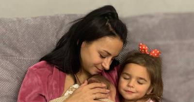 Илона Гвоздева - Больная COVID-19 Илона Гвоздева обеспокоена здоровьем новорожденного сына: "Рано радовалась" - tsn.ua - Украина