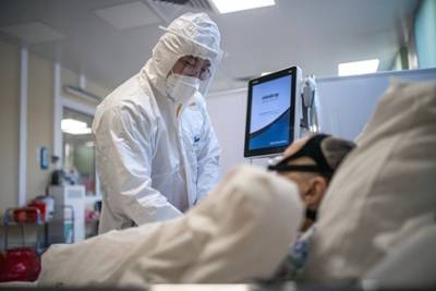 В России умерли 508 пациентов с коронавирусом за сутки - lenta.ru - Россия - Санкт-Петербург - Москва - Московская обл.