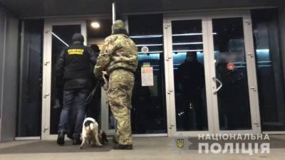 Полиция закрыла бар в Запорожье, который работал ночью без соблюдения карантина - inform.zp.ua - Украина - Запорожье - Бар