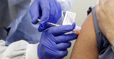 Вакцинация от Covid-19 будет добровольной, но отказавшиеся могут столкнуться с ограничениями - rus.delfi.lv - Англия - Латвия