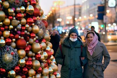 Роспотребнадзор рассказал о безопасных новогодних праздниках в пандемию COVID-19 - lenta.ru