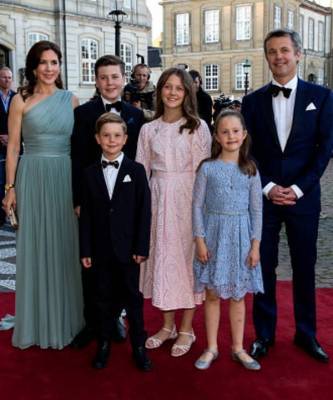 принц Кристиан - Не только взрослые, но и дети: юный датский принц заболел коронавирусом - skuke.net - Дания