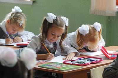 Минпросвещения: 92 школы находятся на карантине по COVID-19 - pnp.ru - Россия