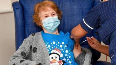 Маргарет Кинан - Первый человек получил вакцину от коронавируса: кто этот счастливчик - 24tv.ua - Украина - Англия - Ковентри