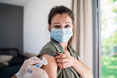 Пол Украины попадает под приоритетную вакцинацию от коронавируса, — ЦОЗ - 24tv.ua - Украина