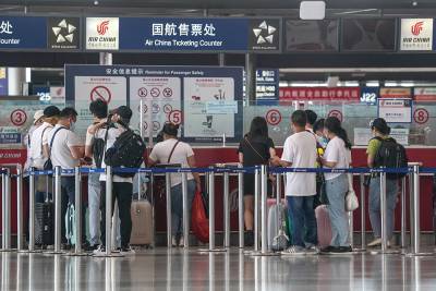 Власти Пекина объявили о приостановке всех пассажирских перевозок - vm.ru - Китай