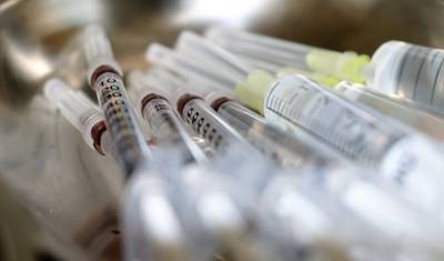 Российским добровольцам ввели первую вакцину от COVID-19 - newizv.ru