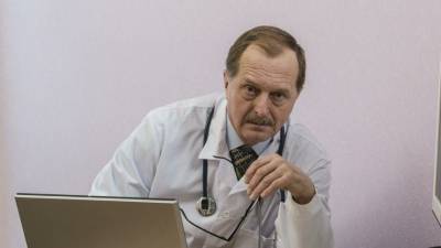 Иван Карасев - Онколог назвал пять симптомов рака тонкой кишки - 5-tv.ru