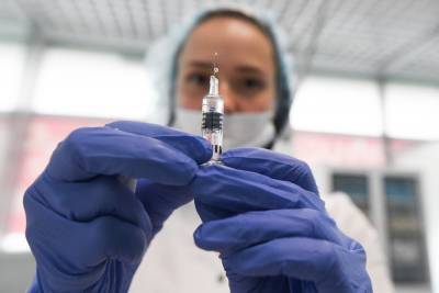 В Сеченовском университете ввели опытную вакцину от COVID-19 первым добровольцам - vm.ru - Россия