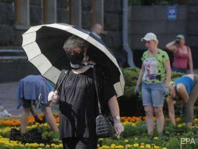 Опрос: Около 60% украинцев выходили из дома ежедневно во время карантина - gordonua.com - Украина - Киев