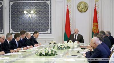 Александр Лукашенко - Лукашенко банкирам: никаких бонусов, премий, это касается особенно этого года - belta.by - Минск