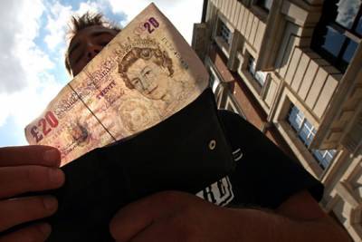 Великобритания погрязла в рекордных за полвека долгах - lenta.ru - Англия