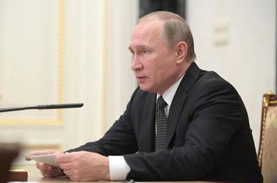 Владимир Путин - Президент поручил учесть выплаты за борьбу с коронавирусом при расчете отпускных - pnp.ru - Россия