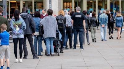 Жажда шопинга. В Краснодаре после открытия в ТЦ образовались «пробки» - 5-tv.ru - Россия - Краснодар