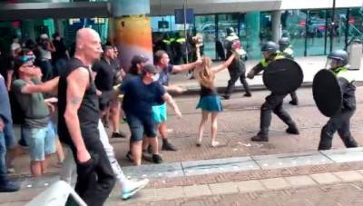 В Гааге полиция применила водометы против протестующих - vesti.ru - Гаага - Голландия