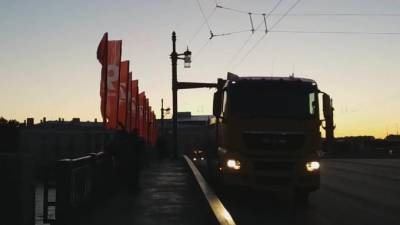 Дворцовый мост украсили ко Дню Победы - piter.tv - Санкт-Петербург