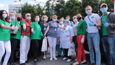 Участники автопробега в День медика привезли врачам подарки - dp.ru - Россия - Санкт-Петербург
