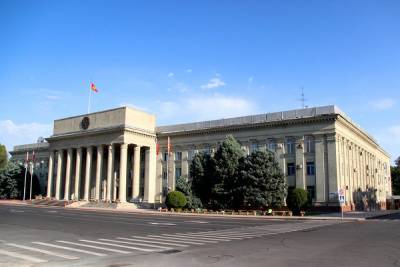 Мухаммедкалый Абылгазиев - Постсоветское правительство целиком ушло в отставку из-за скандала вокруг «Билайна» - cnews.ru - Киргизия