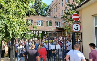 В Харькове чернобыльцы заблокировали больницу для приема больных COVID-19 - rbc.ua - Украина - Харьков
