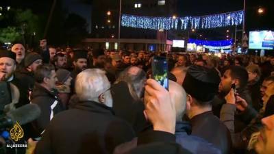 В Черногории возобновились массовые протесты верующих - piter.tv - Сербия - Черногория