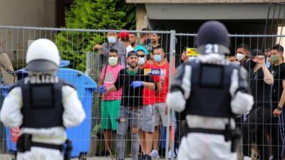 Массовые беспорядки в Геттингене: жильцы не хотят соблюдать карантин и нападают на полицейских - germania.one