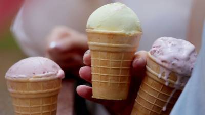 Россияне не смогли отказаться от мороженого даже на фоне пандемии коронавируса - gazeta.ru - Россия - Москва
