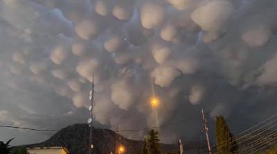 Невероятные облака попали на камеру и стали предвестниками непогоды - фото - belta.by