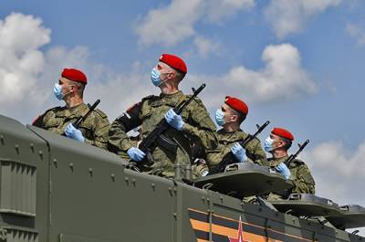 Владимир Путин - На Красной площади покажут оружие, которым была завоевана Победа - pnp.ru