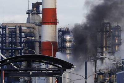 Европе предсказали дефицит нефти - lenta.ru - Россия - Ссср