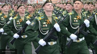 Военные ЗВО приняли участие в торжественном шествии войск в Луге в честь 75-летия Победы - inforeactor.ru