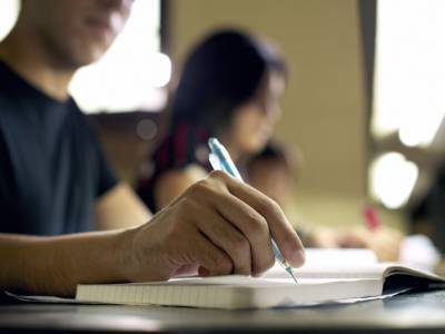 Владимир Зеленский - Законопроект Зеленского о поступлении выпускников с оккупированных территорий без ВНО зарегистрирован в парламенте - gordonua.com - Украина - республика Крым
