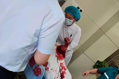 Пациент напал с ножом на врача из-за невылеченной импотенции - lenta.ru - Китай - штат Мэн - провинция Хэнань - Чжэнчжоу