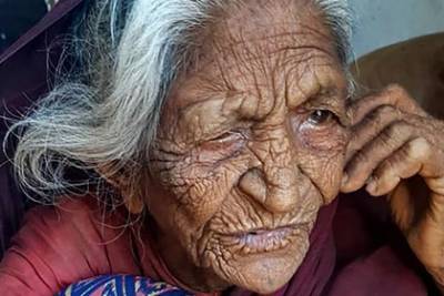 93-летняя женщина встретилась с семьей после 40 лет разлуки благодаря WhatsApp - lenta.ru - Индия
