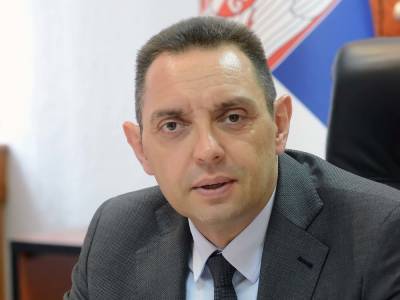 Александр Вулин - Министр обороны Сербии инфицирован COVID-19 - gordonua.com - Сербия