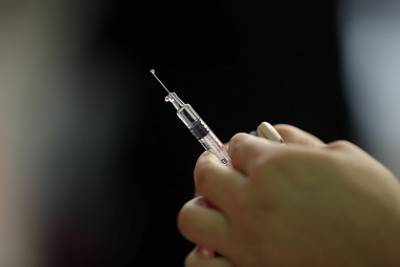 В Китае заявили об успешном тестировании вакцины от коронавируса на людях - lenta.ru - Китай