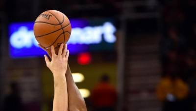 Зараженный коронавирусом игрок НБА нарушил режим самоизоляции - gazeta.ru - Сакраменто