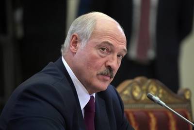 Александр Лукашенко - Лукашенко обвинил создающие ради наживы вакцину от коронавируса страны - lenta.ru - Белоруссия