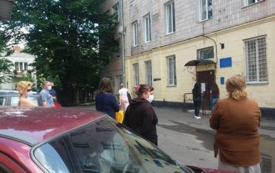 В Луцке образовалась очередь на тест на COVID-19 - korrespondent.net - Луцк - населенный пункт Волынский