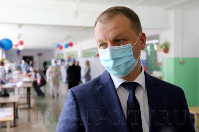 Андрей Потапов - Глава Кургана, который из-за коронавируса пропустил думу, пошел на голосование - znak.com - Россия
