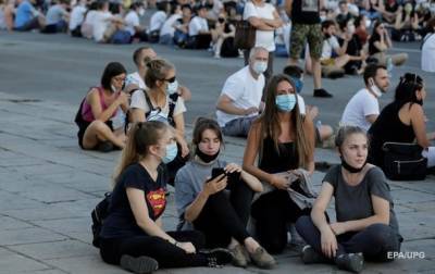 В Сербии проходят антикарантинные сидячие протесты - korrespondent.net - Сербия - Белград