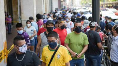В Эквадоре более пяти тысяч человек умерли от коронавируса - russian.rt.com - Эквадор