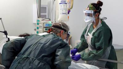 В Британии за сутки скончался 21 человек с коронавирусом - russian.rt.com - Англия - Греция