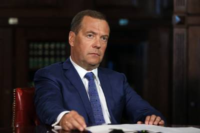 Дмитрий Медведев - Медведев допустил третью волну коронавируса - lenta.ru - Россия