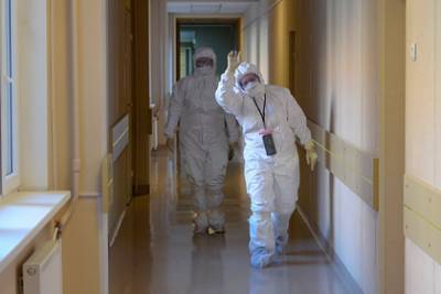 В России выявили 6422 новых случая заражения коронавирусом - lenta.ru - Россия