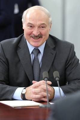 Александр Лукашенко - Николай Шерстнев - Лукашенко рассказал, как витебский губернатор вылечился от COVID-19 с помощью косы - znak.com - Белоруссия - Витебск - Витебская обл.
