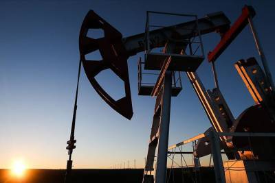 Нефть дешевеет на фоне новостей о рекордном числе случаев COVID-19 в США - vm.ru - Сша