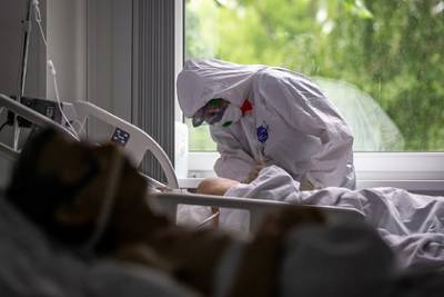 В России за сутки выявили 6406 случаев заражения коронавирусом - lenta.ru - Россия - Москва - Московская обл.