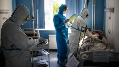 Еще 14 пациентов с COVID-19 скончались в Москве - gazeta.ru - Россия - Москва - Китай