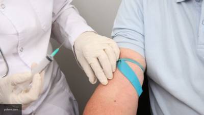 Александр Гинцбург - Медики рассказали, кому в первую очередь нужно ставить прививку от COVID-19 - inforeactor.ru - Россия